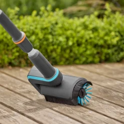 Altantvätt Gardena Batteridriven AquaBrush inkl. Batteri & Laddare