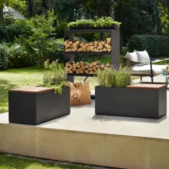 Bänk OFYR Herb Garden med OdlingsytaCortenstål