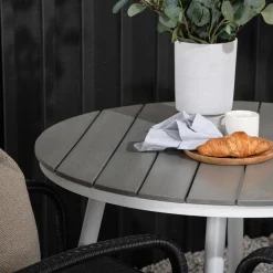 Cafégrupp Venture Home Break Ø90 cm med 2 Anna Stolar