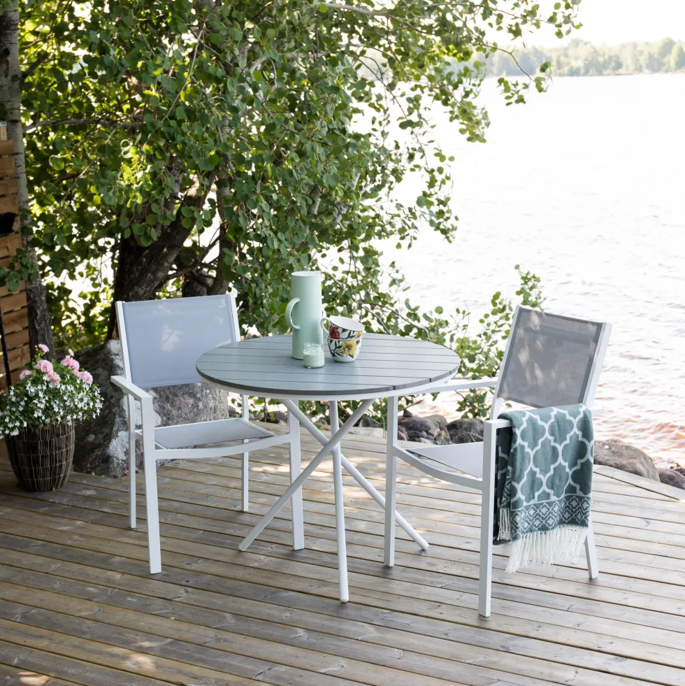 Cafégrupp Venture Home Pincy Ø 90 med 2 Copacabana Matstolar