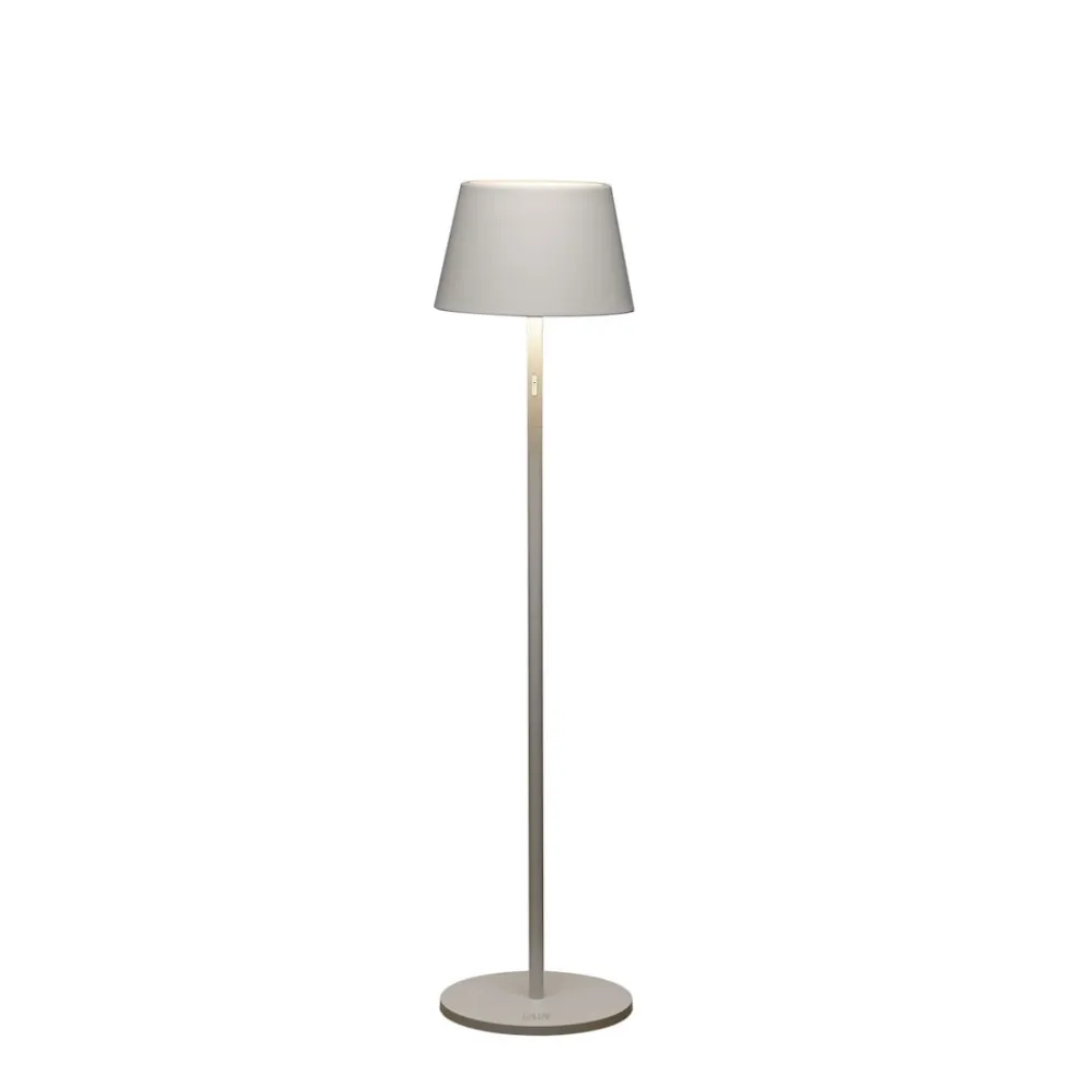 Golvlampa Gnosjö Konstsmide Pomezia USB