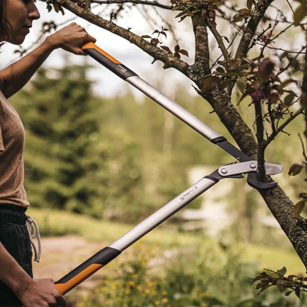 Grensax Fiskars Powergear X LX98 med Sidoskär