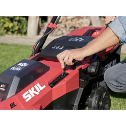 Gräsklippare SKIL 0140 CAA Kolborstfri Batteridriven