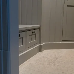 Kalksten Italian Marble Lindholmen 30 cm Fallande Längd Slipad