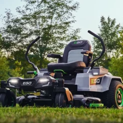 Åkgräsklippare Ego Z6 Zero-Turn 107 cm Spakstyrd med Laddare