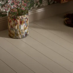 Massivt Trägolv Moelven Leva Tradition Plankgolv i Furu, Beige