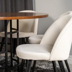 Matgrupp furniture/fashion Copenhagen med 6 Valentina Sammet Stolar