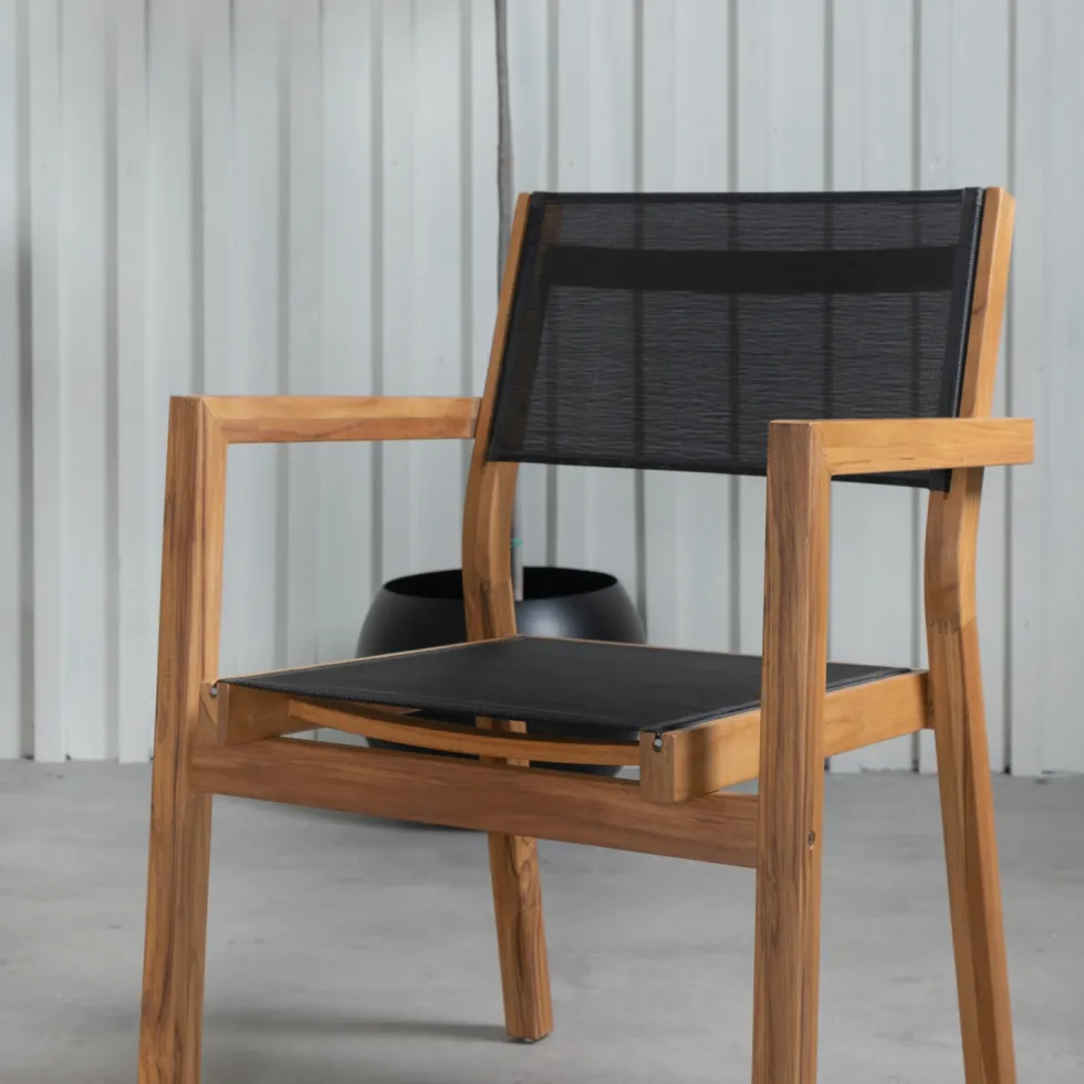 Matgrupp Venture Home Canne med 4 Vum Stapelbara Matstolar