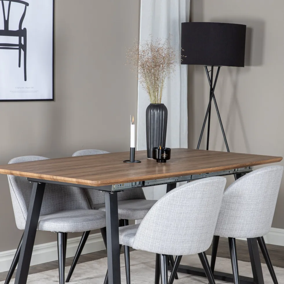 Matgrupp Venture Home Ina med 4 Valentina Stolar Polyestertyg
