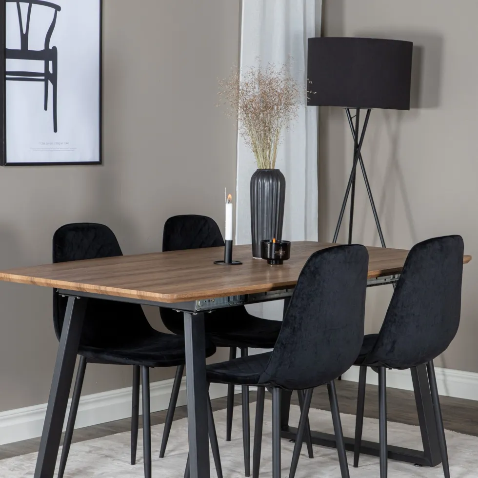 Matgrupp Venture Home Ina med 4 Phoi Stolar Sammet