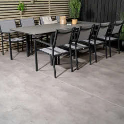 Matgrupp Venture Home Lova 160/240 med 8 Copacabana KarmstolarGrå Bord med Svarta Ben, Grå Stol med Svarta Ben