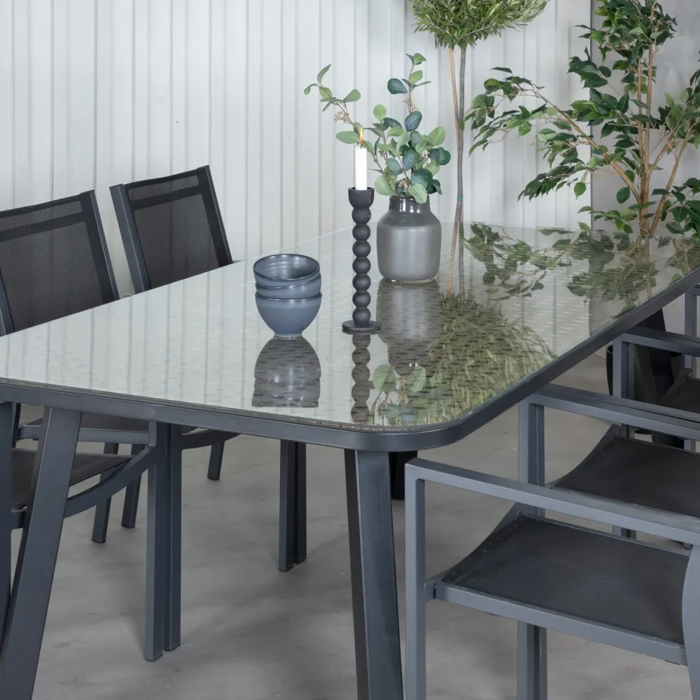 Matgrupp Venture Home Olle med 6 Curz Stapelbara Matstolar