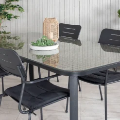 Matgrupp Venture Home Olle med 4 Nime Matstolar