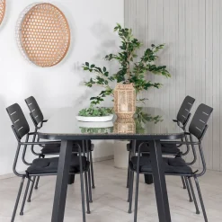 Matgrupp Venture Home Olle med 4 Nime Matstolar