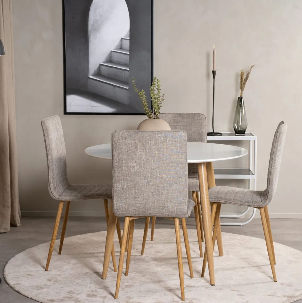 Matgrupp Venture Home Plaza med 4st Windu Stolar