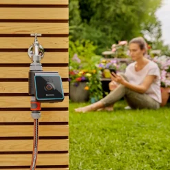 Micro-Drip Gardena Premiumpaket För Pallkrage med Vattenfördelare & Bevattningsdator