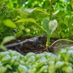 Micro-Drip Gardena Premiumpaket För Pallkrage med Vattenfördelare & Bevattningsdator