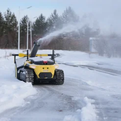Robot Yarbo Core med Gräsklipparmodul och Snöslungemodul