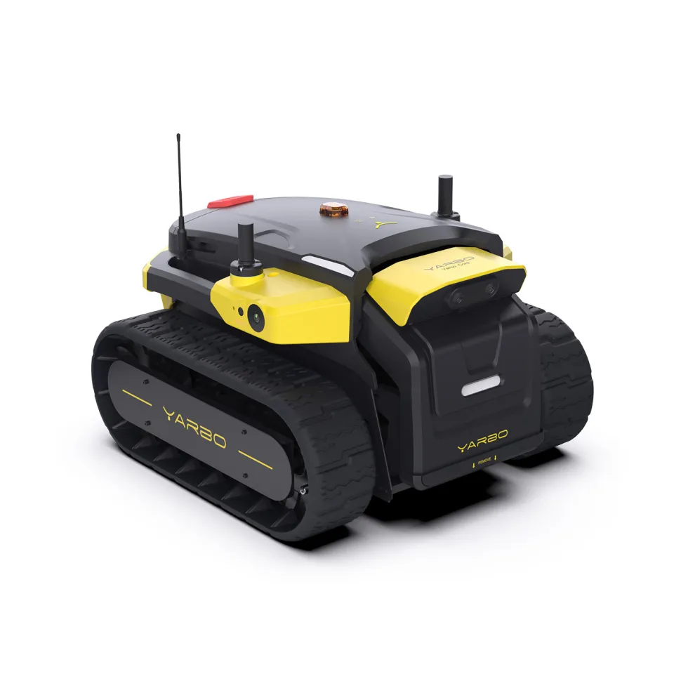Robot Yarbo Core med Gräsklipparmodul och Snöslungemodul