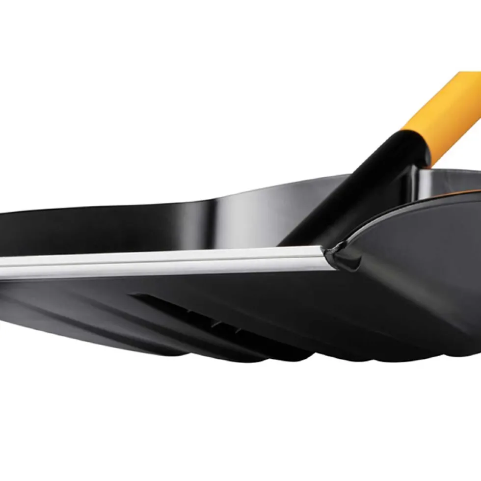 Snöskyffel Fiskars X-Series
