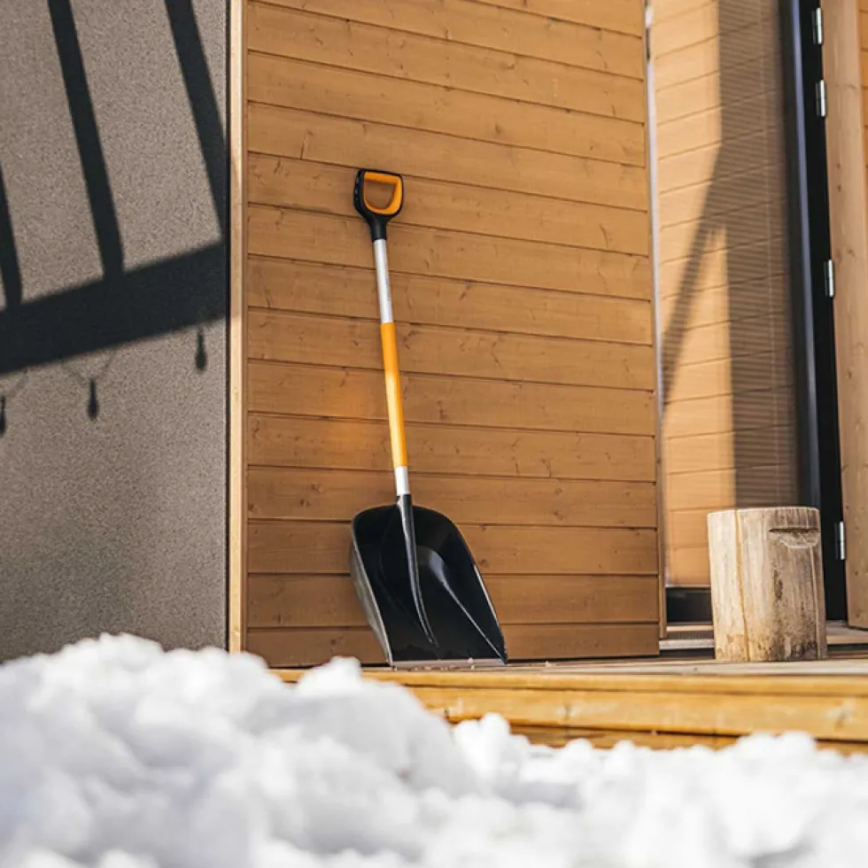 Snöskyffel Fiskars X-Series
