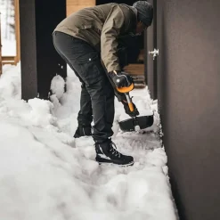 Snöskyffel Fiskars X-Series