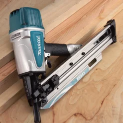 Spikpistol Makita AN943K