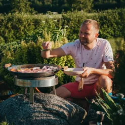 Stekhäll Gasol GrillSymbol PRO-460 i Kolstål, Robust & Kompakt med Vindskydd