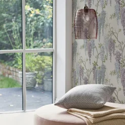 Tapet Laura Ashley Wisteria Garden Pale Iris 113356 EasyUp, Mönstrad Flerfärgad