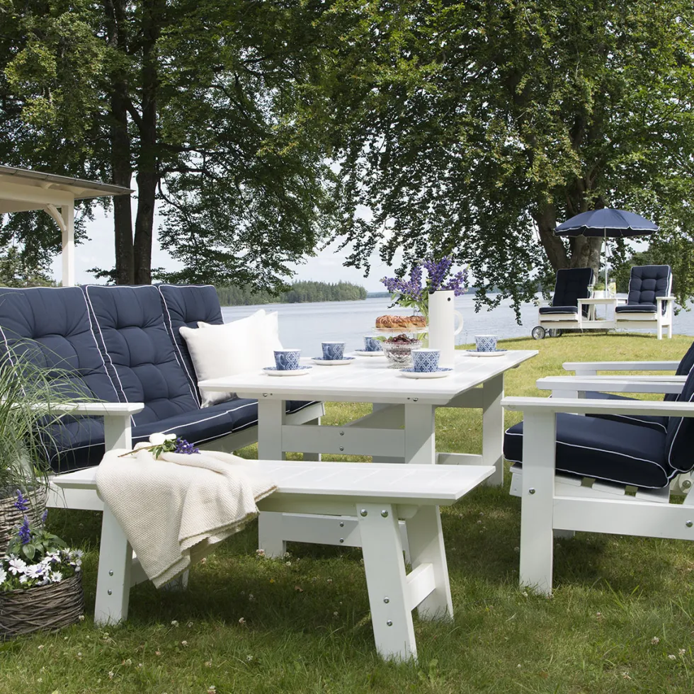 Trädgårdsbänk Hillerstorp Cecilia Vit Furu, Bänk Utomhus - 3 Sittplatser