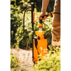 Tryckspruta Fiskars inklusive Bärrem 5L