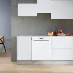 Underbyggd Diskmaskin Whirlpool WUC 3C32 P med Energieffektivitet D och 14 Kuvert Kapacitet