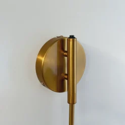 Vägglampa Dyberg Larsen Futura med Böjd Arm