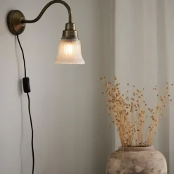 Vägglampa PR Home Emmi