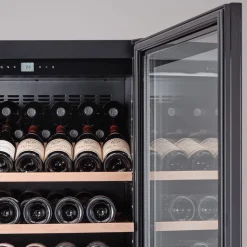 Vinhylla mQuvée Display